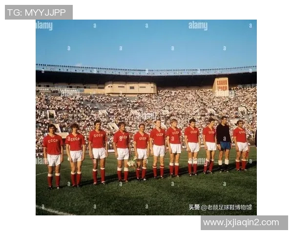 球迷热情合影记录足球球星风采瞬间留下珍贵回忆